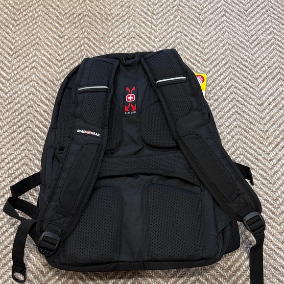 SwissGear Black Laptop Backpack, NWT - Picture 4 of 11